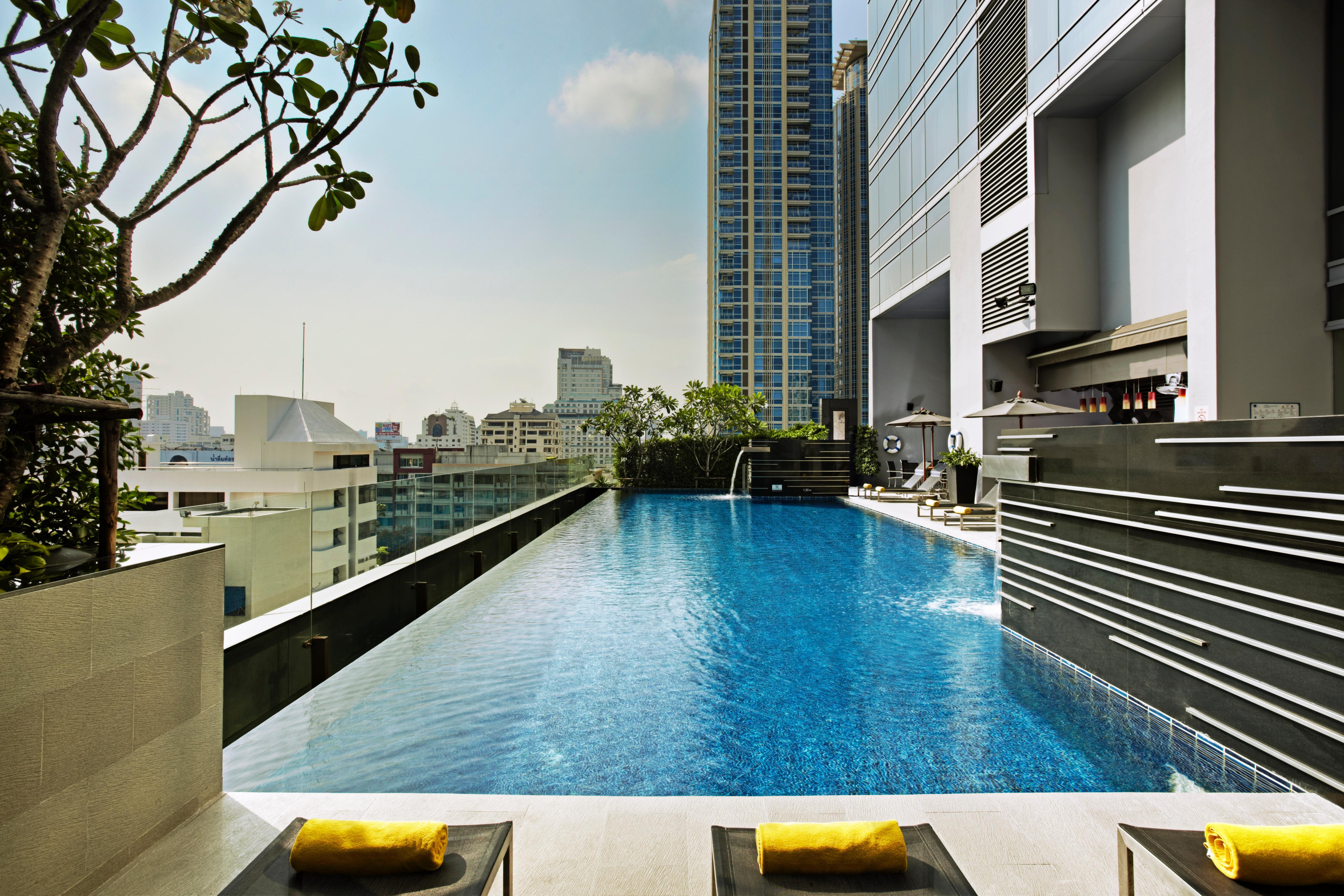 Four Points By Sheraton Bangkok Ploenchit - Formerly Novotel Bangkok Ploenchit מראה חיצוני תמונה