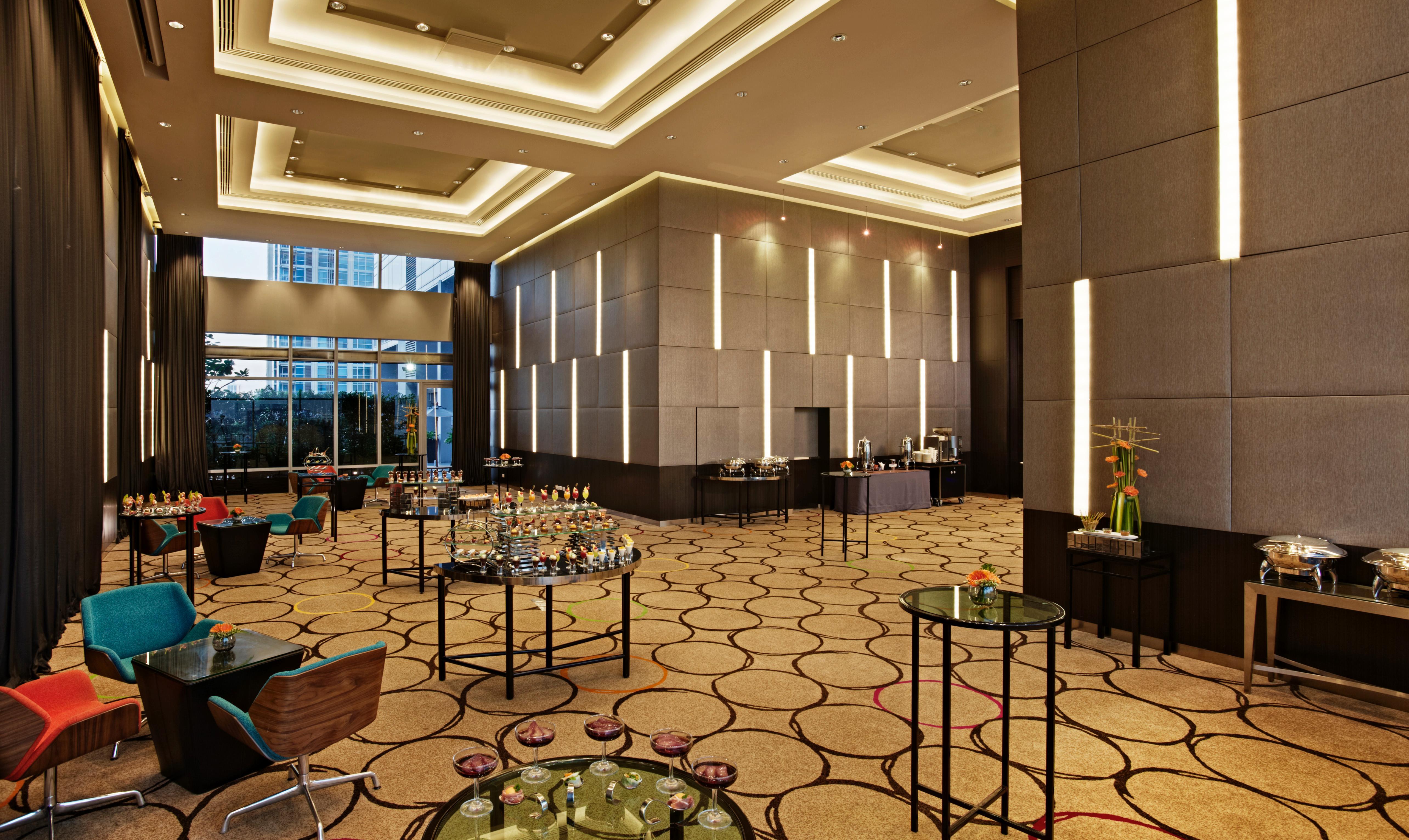 Four Points By Sheraton Bangkok Ploenchit - Formerly Novotel Bangkok Ploenchit מראה חיצוני תמונה