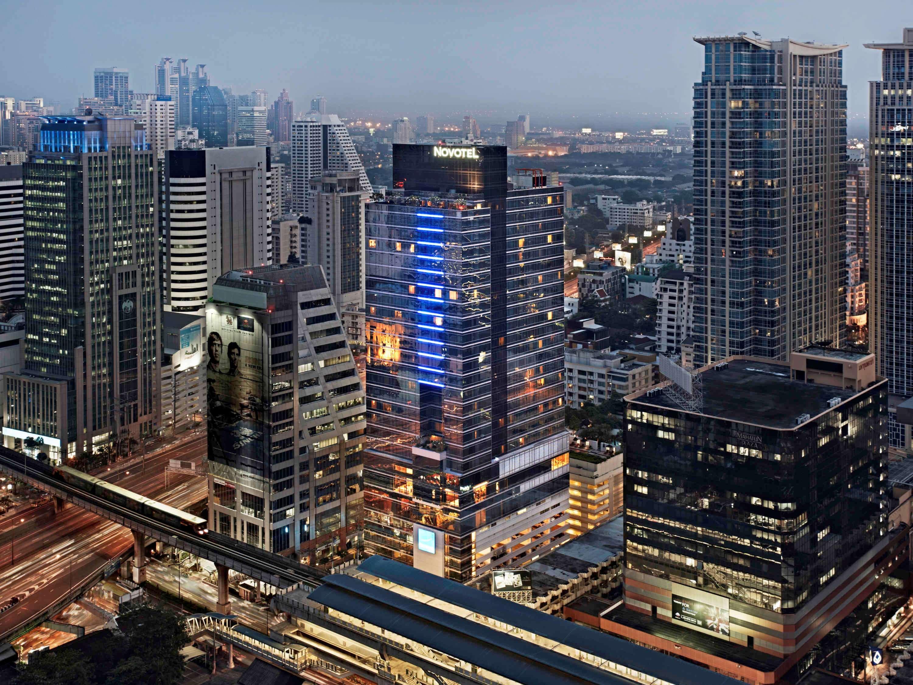 Four Points By Sheraton Bangkok Ploenchit - Formerly Novotel Bangkok Ploenchit מראה חיצוני תמונה