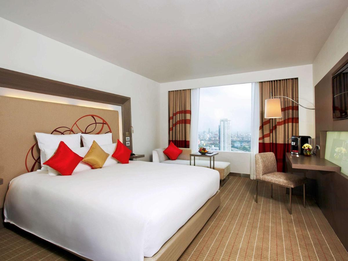 Four Points By Sheraton Bangkok Ploenchit - Formerly Novotel Bangkok Ploenchit מראה חיצוני תמונה