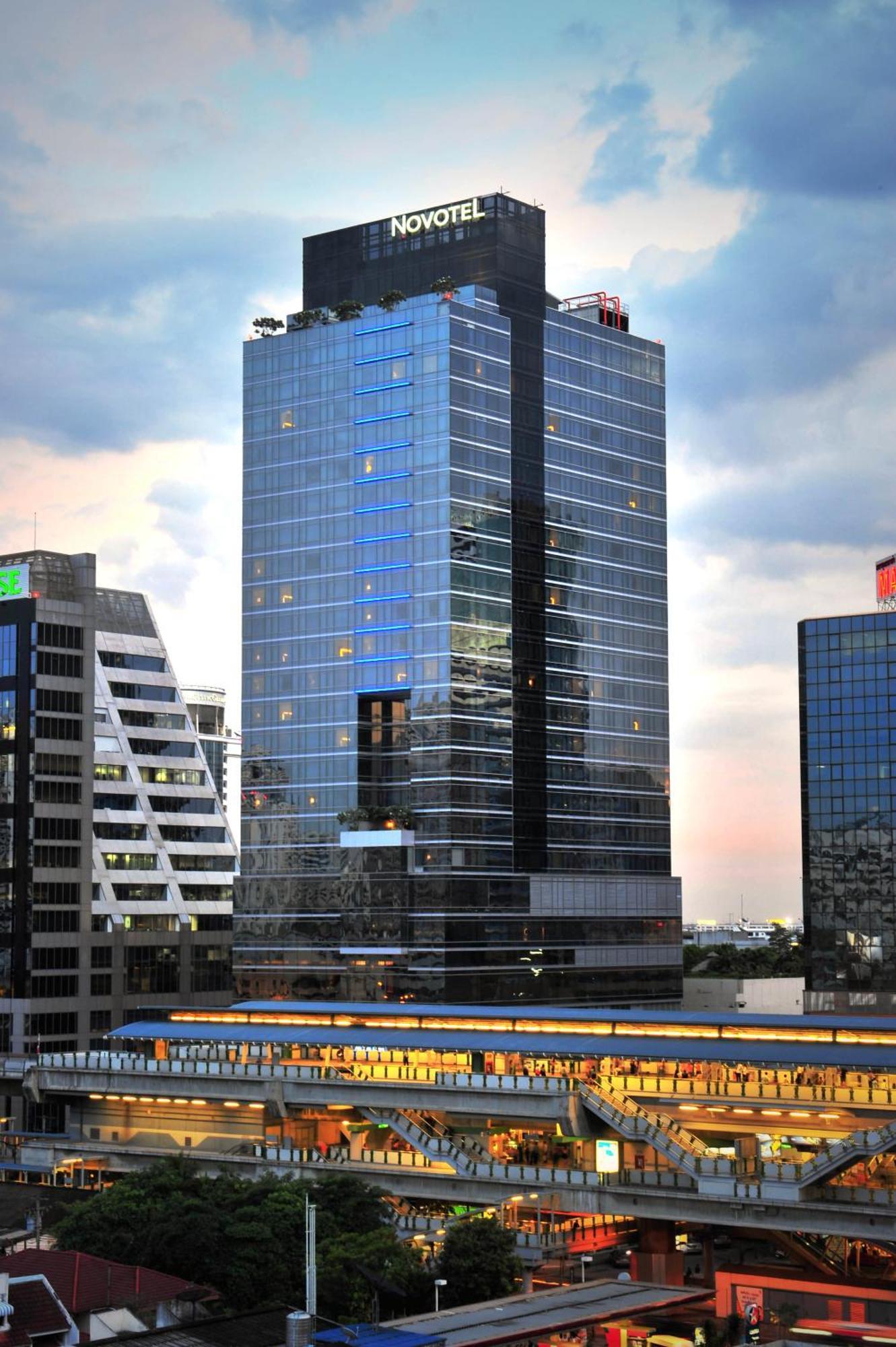 Four Points By Sheraton Bangkok Ploenchit - Formerly Novotel Bangkok Ploenchit מראה חיצוני תמונה