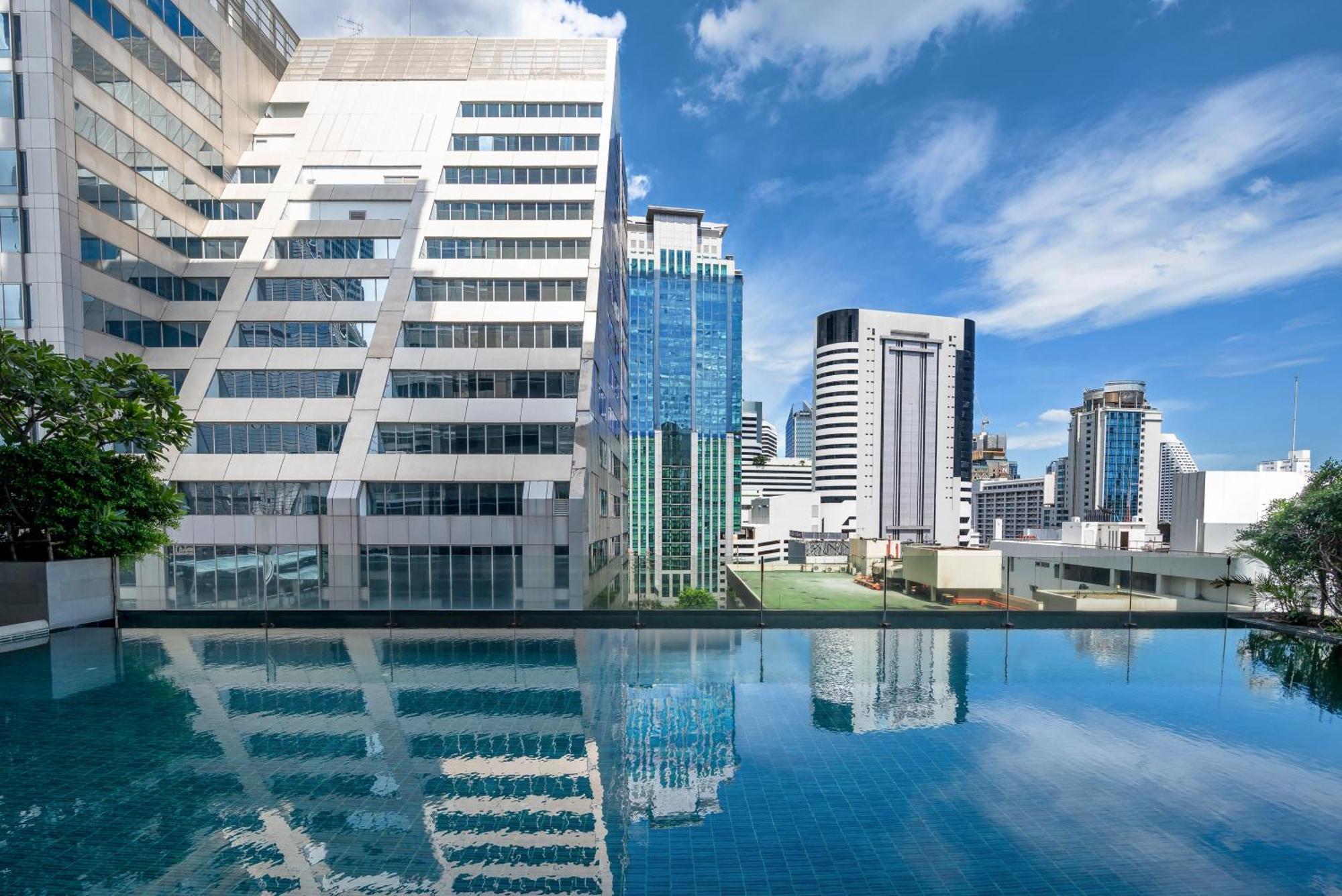 Four Points By Sheraton Bangkok Ploenchit - Formerly Novotel Bangkok Ploenchit מראה חיצוני תמונה